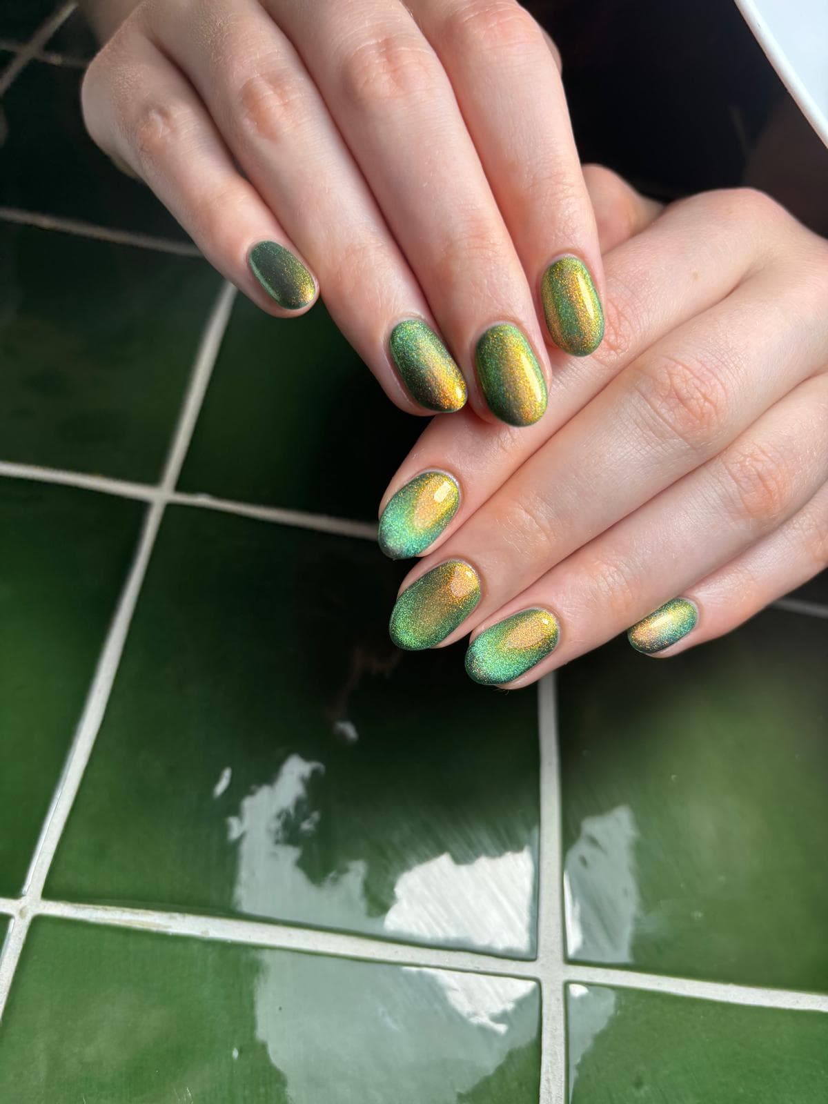 Level 1 Nail Art Yellow Gel Polish with Cat Eye Effect