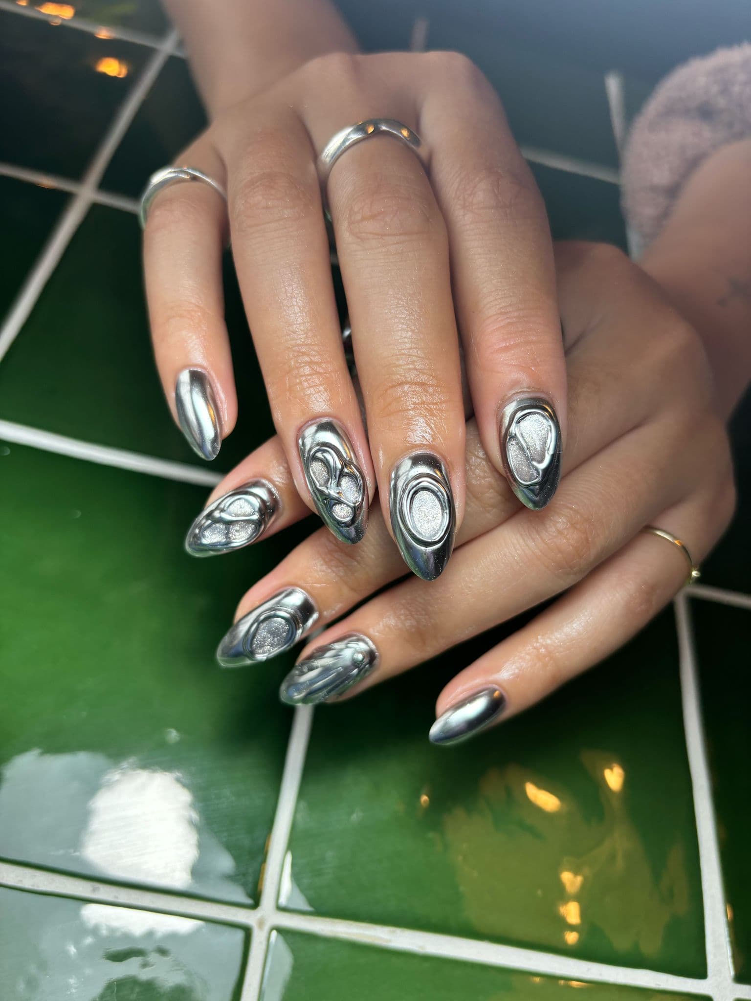 Level 4 Nail Art Grey Chrome Gel Polish with Abstract Shapes on Top